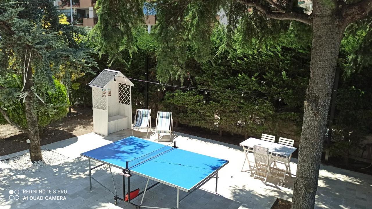 Villa Mary - Apartments Trani Bagian luar foto