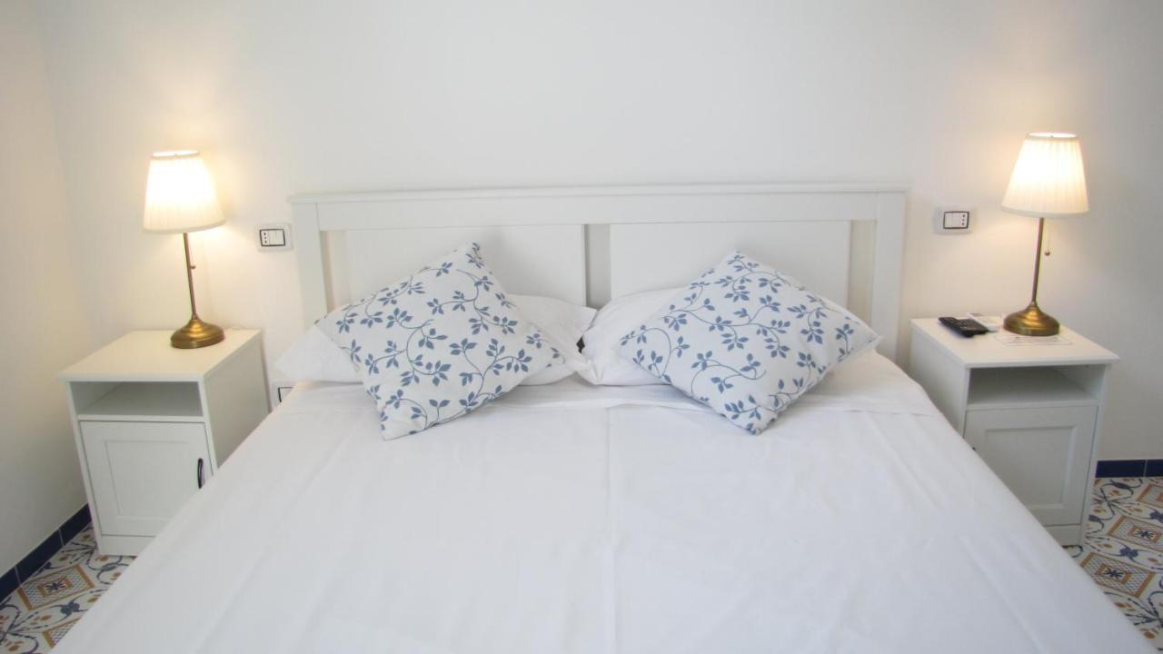 Villa Mary - Apartments Trani Bagian luar foto