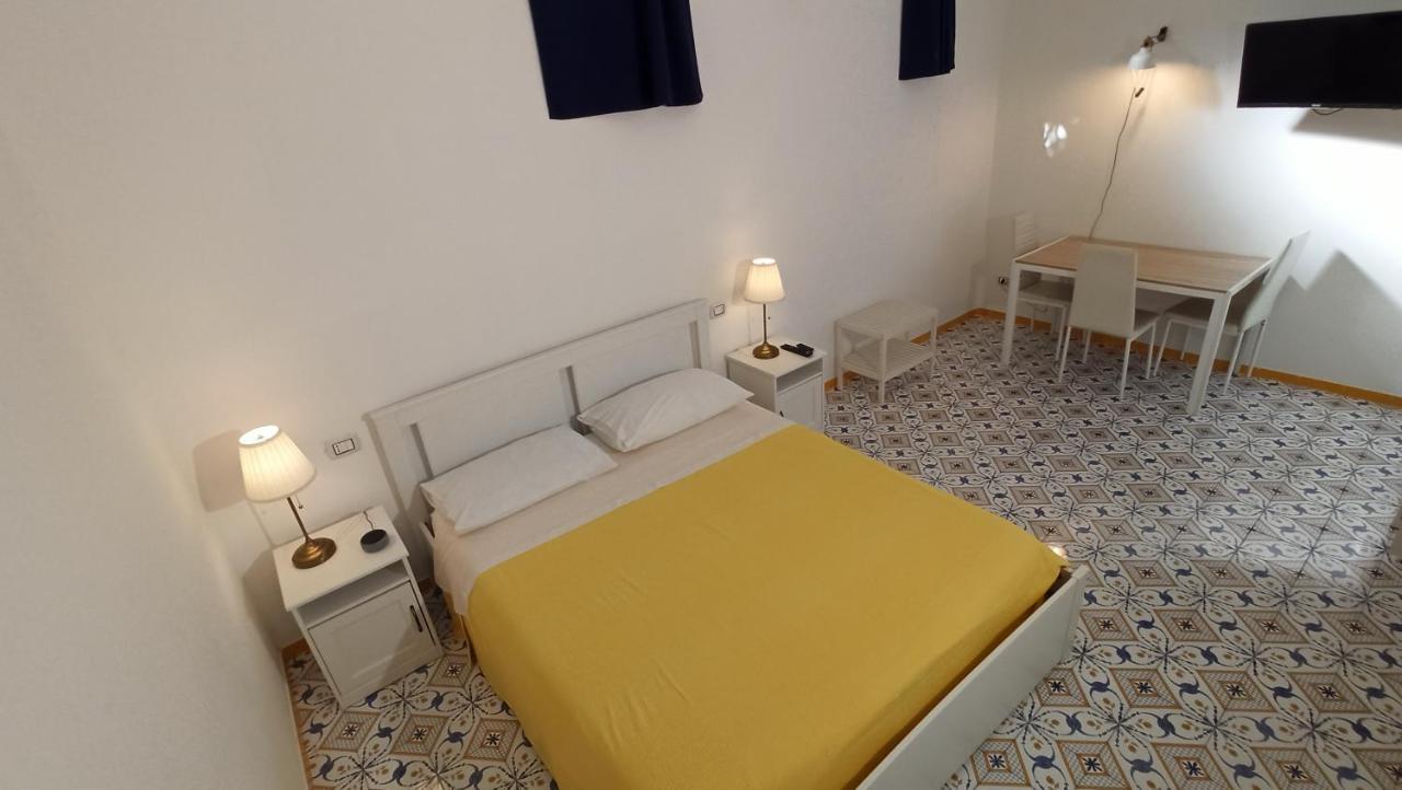 Villa Mary - Apartments Trani Bagian luar foto