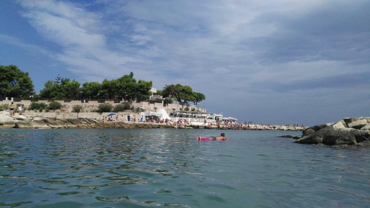 Villa Mary - Apartments Trani Bagian luar foto